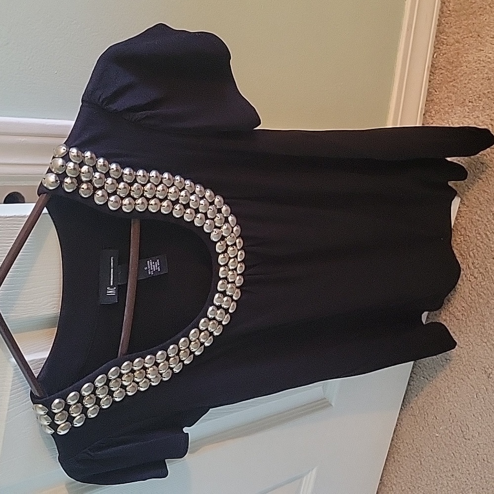 Size small black with gold beads inc International concepts.